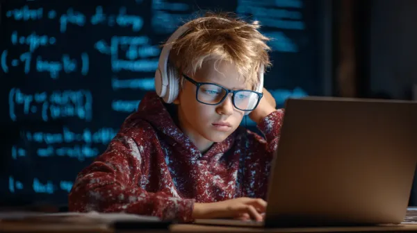 Teknologiforståelse skal styrke elevernes kritiske blik på AI